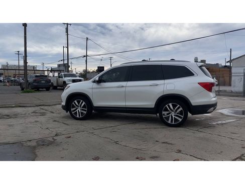 Used 2018 Honda Pilot Touring image 8