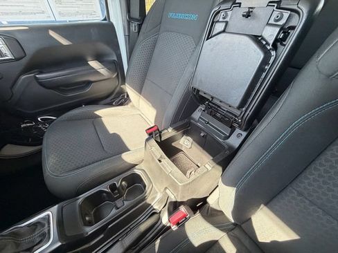 Used 2024 Jeep Wrangler Unlimited Rubicon 4xe AWD/4WD image 33