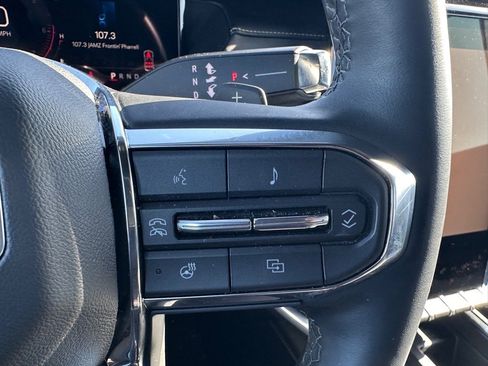 Used 2025 GMC Acadia Elevation image 24