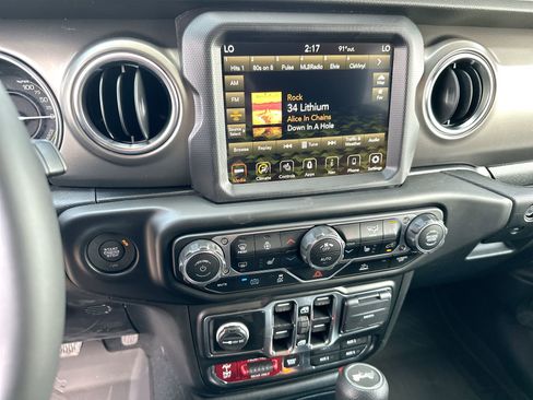 New 2023 Jeep Wrangler Unlimited Rubicon 4xe w/ Cold Weather Group AWD/4WD image 16