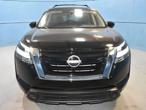 Certified 2025 Nissan Pathfinder SV image 22