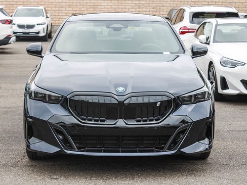 New 2027 BMW i5 eDrive40 w/ M Sport Package RWD image 2