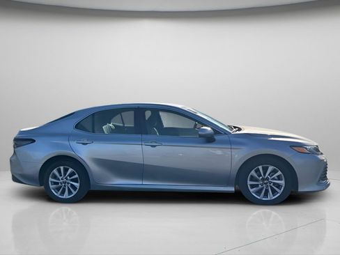 Used 2024 Toyota Camry LE image 3