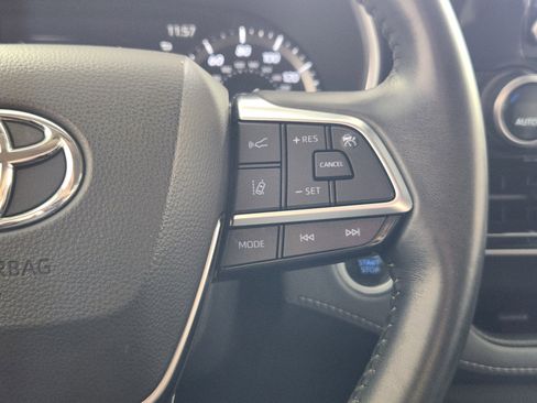 Used 2021 Toyota Highlander XLE image 20