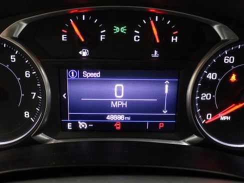 Used 2022 GMC Terrain SLE w/ Driver Convenience Package image 4