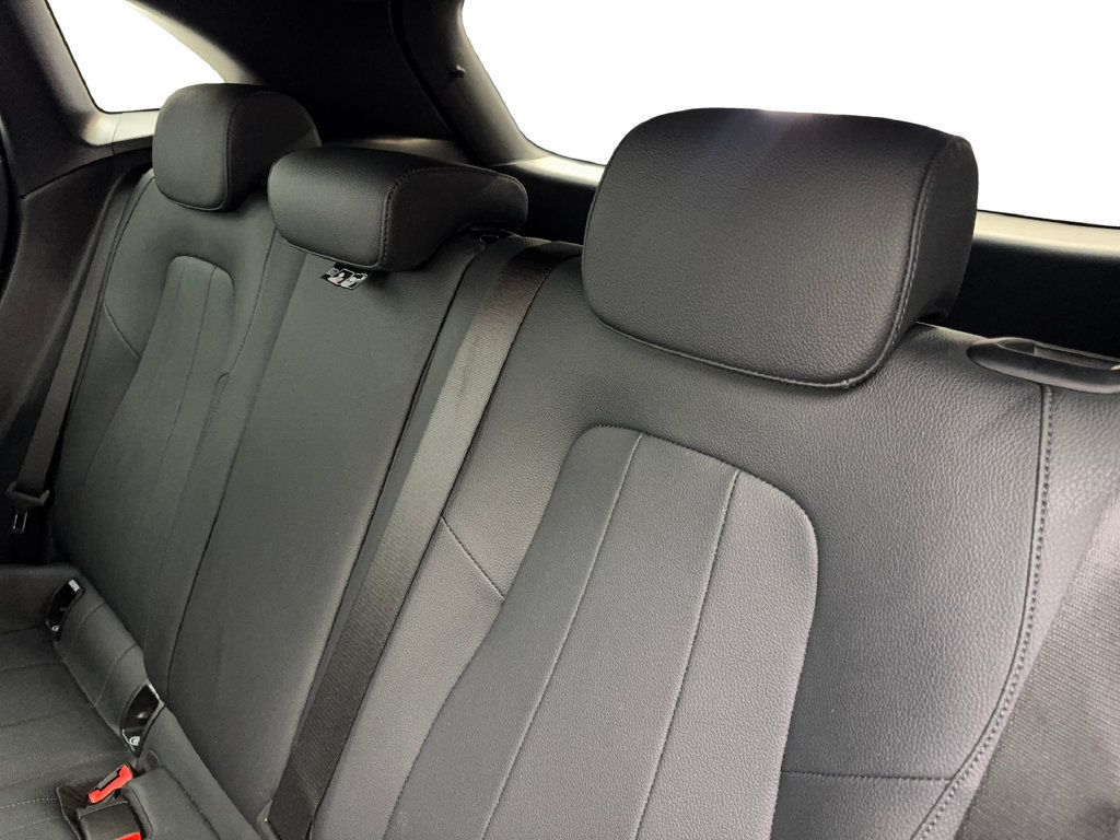 Used 2025 Mercedes-Benz GLA 250 image 34