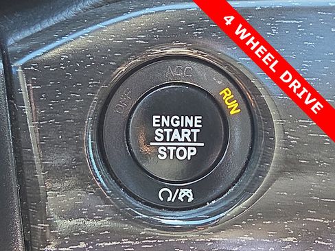 Used 2018 Jeep Grand Cherokee Altitude AWD/4WD image 20