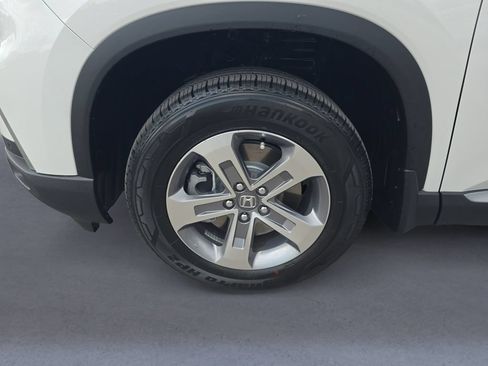 Used 2025 Honda Pilot EX-L image 10