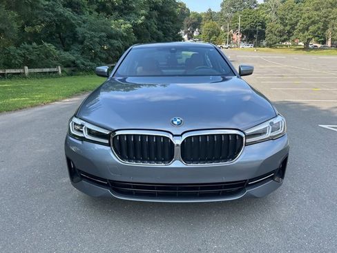 Used 2022 BMW 530i xDrive w/ Premium Package image 8