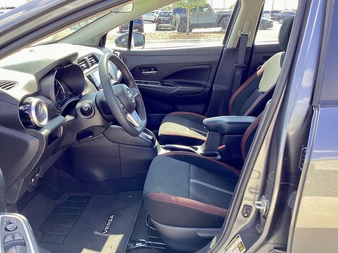 Used 2024 Nissan Versa SR image 9