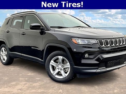 Used 2024 Jeep Compass Latitude image 1