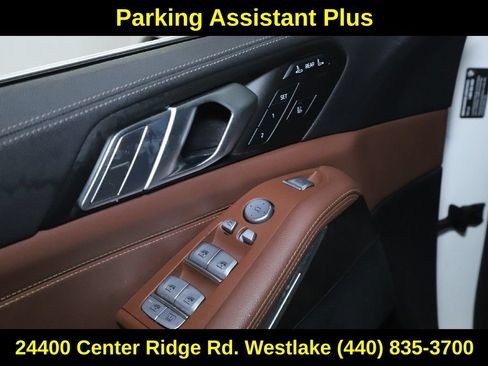 Used 2022 BMW X7 xDrive40i w/ Premium Package AWD/4WD image 19