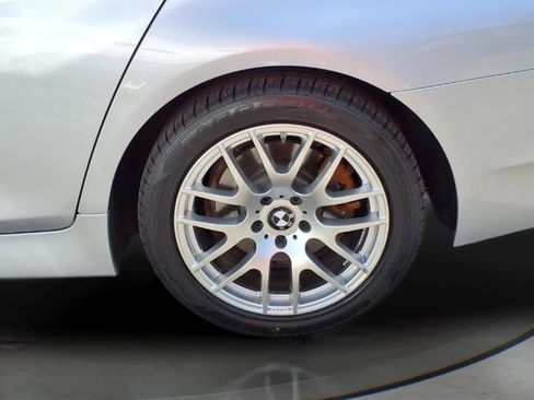 Used 2013 BMW 528i xDrive Sedan AWD/4WD image 8