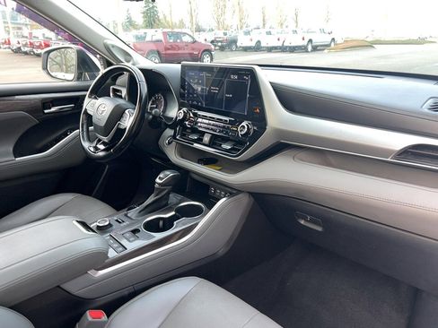 Used 2022 Toyota Highlander Platinum image 33