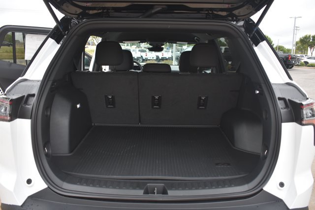 New 2027 Chevrolet Equinox LT w/ Safety and Technology Package FWD image 16