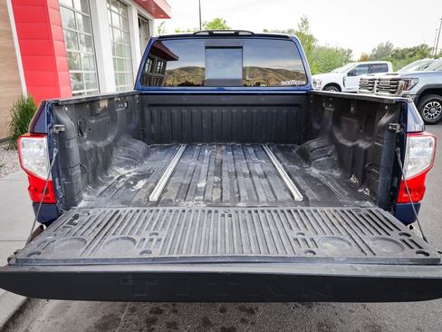 Used 2021 Nissan Titan SV w/ SV Convenience Package AWD/4WD image 5