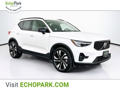 Used 2025 Volvo XC40 B5 Plus