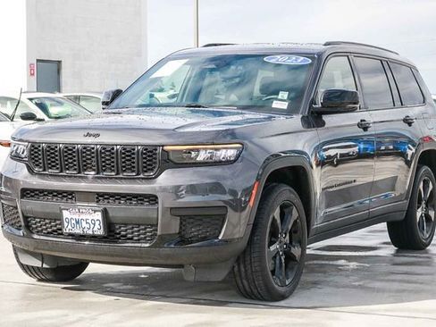 Used 2023 Jeep Grand Cherokee L Laredo image 5