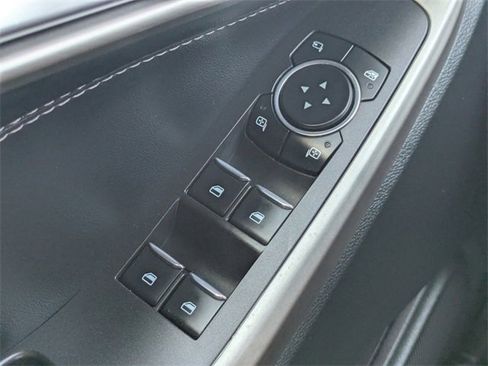 Used 2023 Ford Explorer Limited image 25