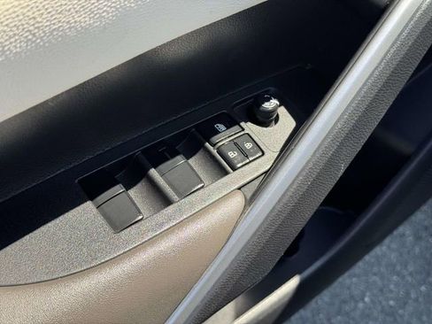 Used 2024 Toyota Corolla Cross XLE w/ Convenience Package image 20