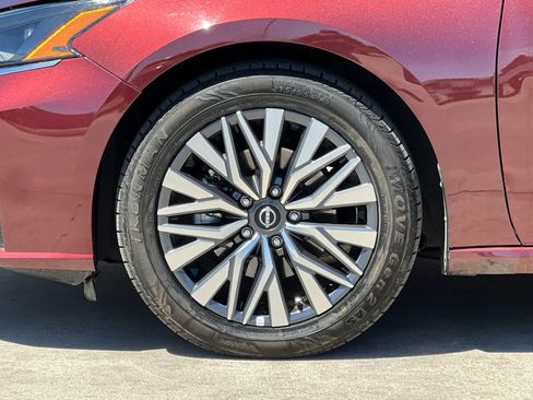 Used 2025 Nissan Altima 2.5 SV FWD image 26