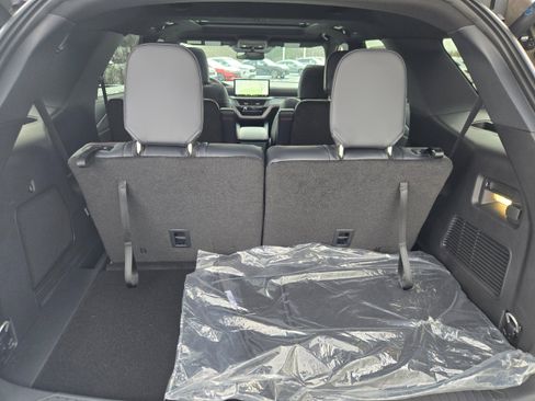 New 2026 Ford Explorer ST-Line w/ ST-Line Street Pack AWD/4WD image 8