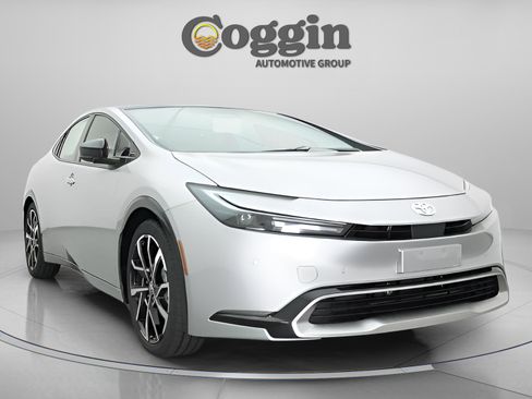 New 2025 Toyota Prius Plug-In Hybrid image 28