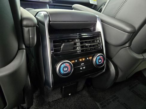 New 2026 Land Rover Range Rover SE image 13