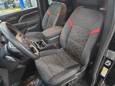 Used 2023 Chevrolet Colorado Z71 w/ Z71 Convenience Package 2 image 14