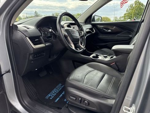 Used 2024 GMC Terrain Denali w/ Denali Premium Package AWD/4WD image 10