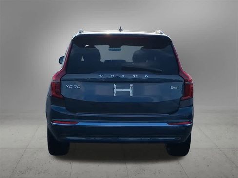 New 2026 Volvo XC90 B6 Plus w/ Protection Package Premier image 5