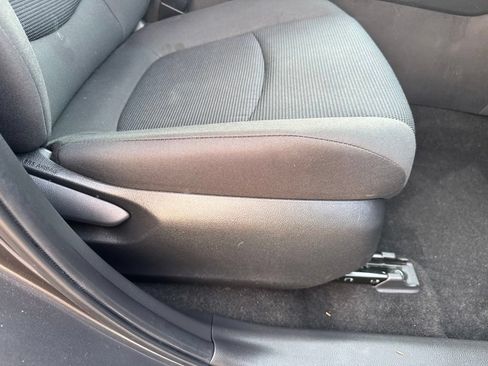 Used 2023 Toyota RAV4 LE AWD/4WD image 35