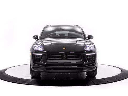 Certified 2026 Porsche Macan S AWD/4WD image 10