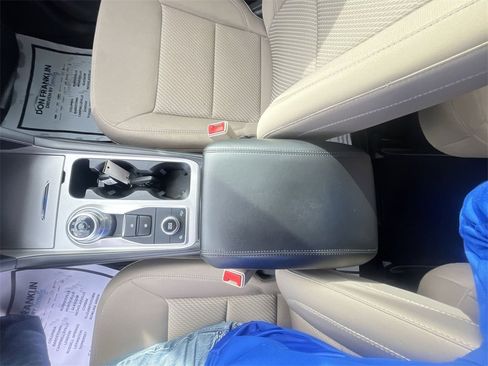 Used 2023 Ford Explorer XLT image 20