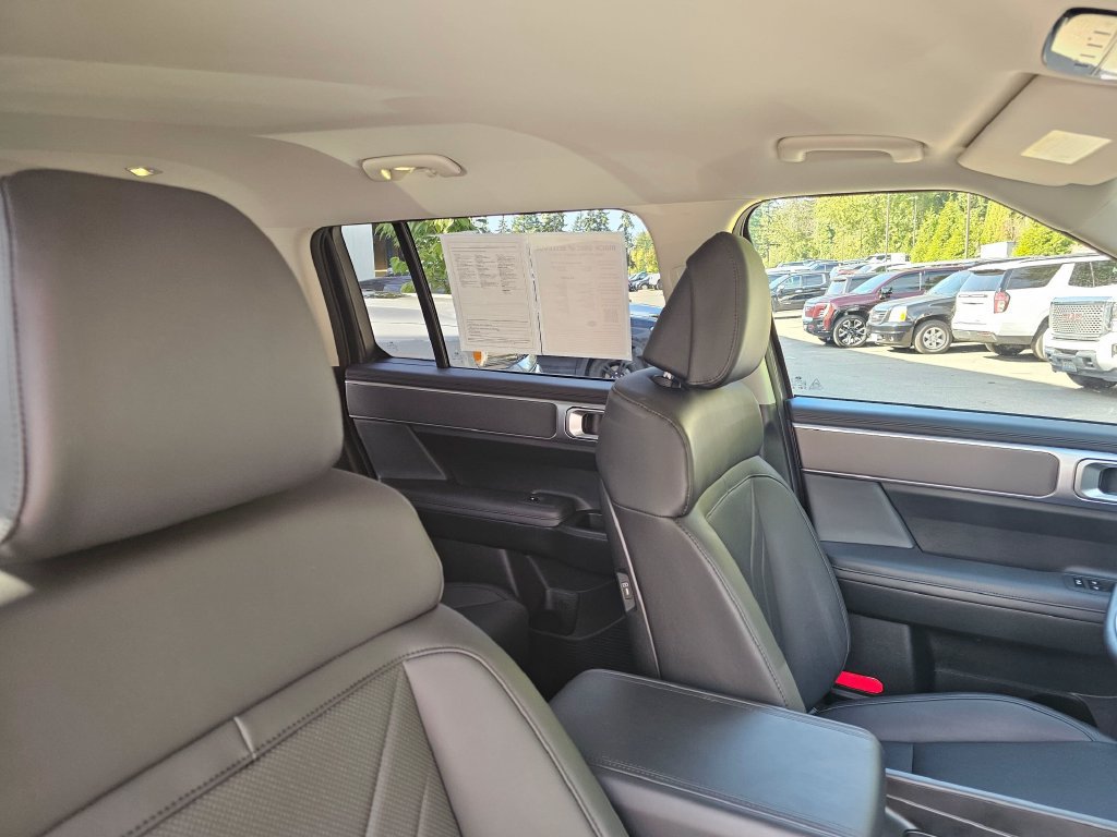 Used 2025 Hyundai Santa Fe SEL AWD/4WD image 11