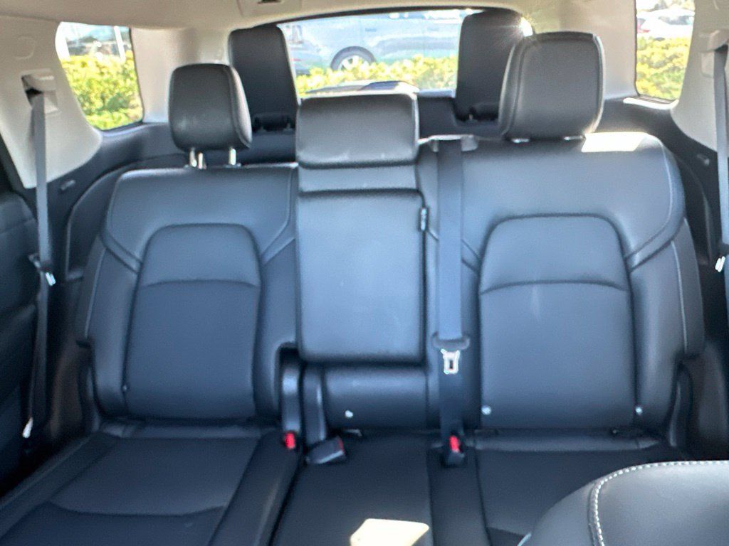 Used 2026 Nissan Pathfinder SL AWD/4WD image 27