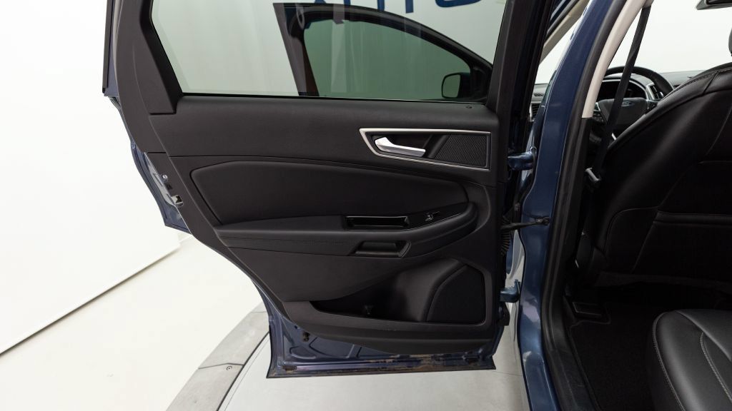 Used 2019 Ford Edge SEL w/ Equipment Group 201A AWD/4WD image 40