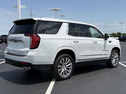 Used 2024 GMC Yukon Denali AWD/4WD image 14