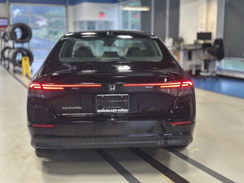 Used 2023 Honda Accord EX image 6