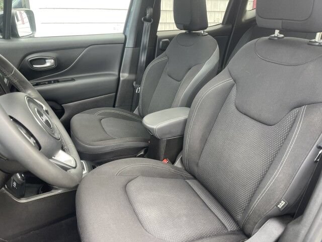 Used 2023 Jeep Renegade Altitude w/ Sun/Sound Group AWD/4WD image 8