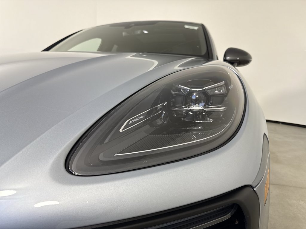 Certified 2026 Porsche Macan Turbo AWD/4WD image 11