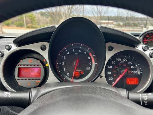 Used 2015 Nissan 370Z Coupe image 20