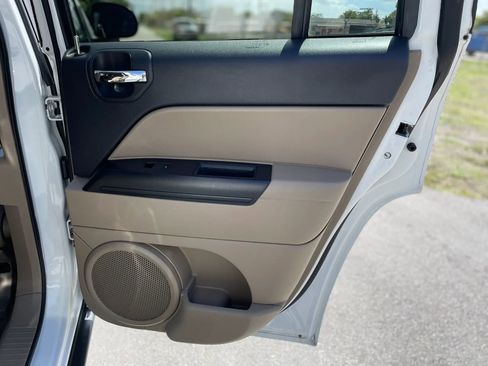 Used 2013 Jeep Compass Latitude image 34