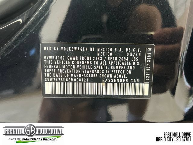 Used 2025 Volkswagen Jetta SE FWD image 29