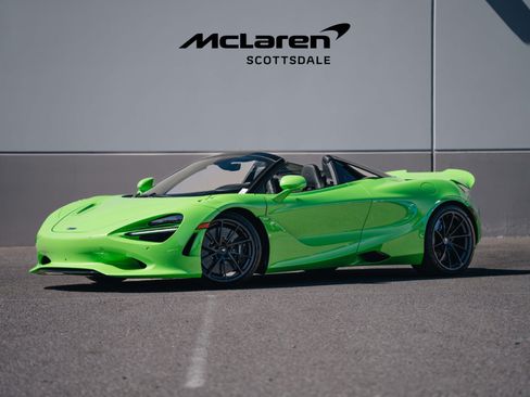 Used 2025 McLaren 750S Spider RWD image 2