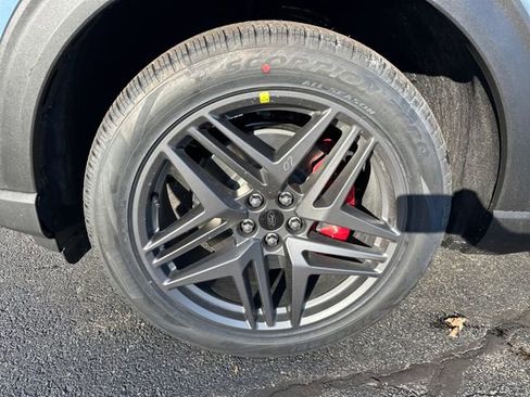 New 2026 Ford Explorer ST-Line w/ ST-Line Street Pack image 15