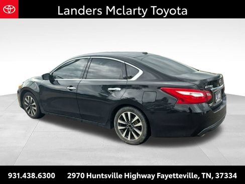 Used 2017 Nissan Altima 2.5 SV FWD image 2