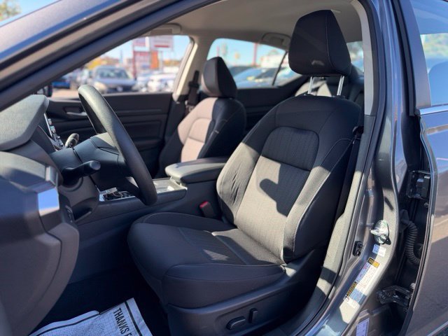 Used 2025 Nissan Altima 2.5 SV AWD/4WD image 11