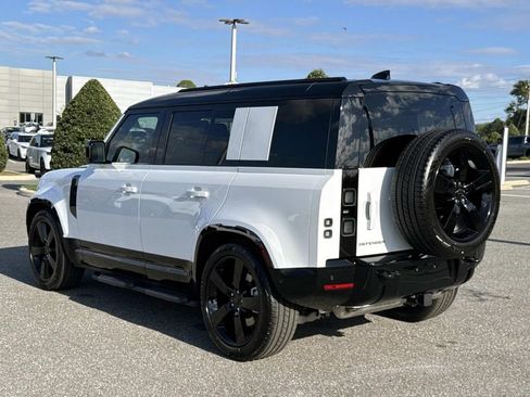 Used 2026 Land Rover Defender 110 X-Dynamic SE AWD/4WD image 4