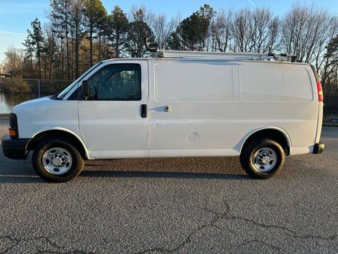 Used 2015 Chevrolet Express 2500 image 8